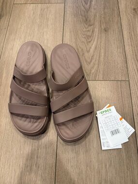 CROCS Women's Getaway Strappy Triple-Strap Slide Sandals in Mauve Brown